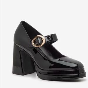 Steve Madden Black Patent Mary Jane Pumps with Gold Buckle
